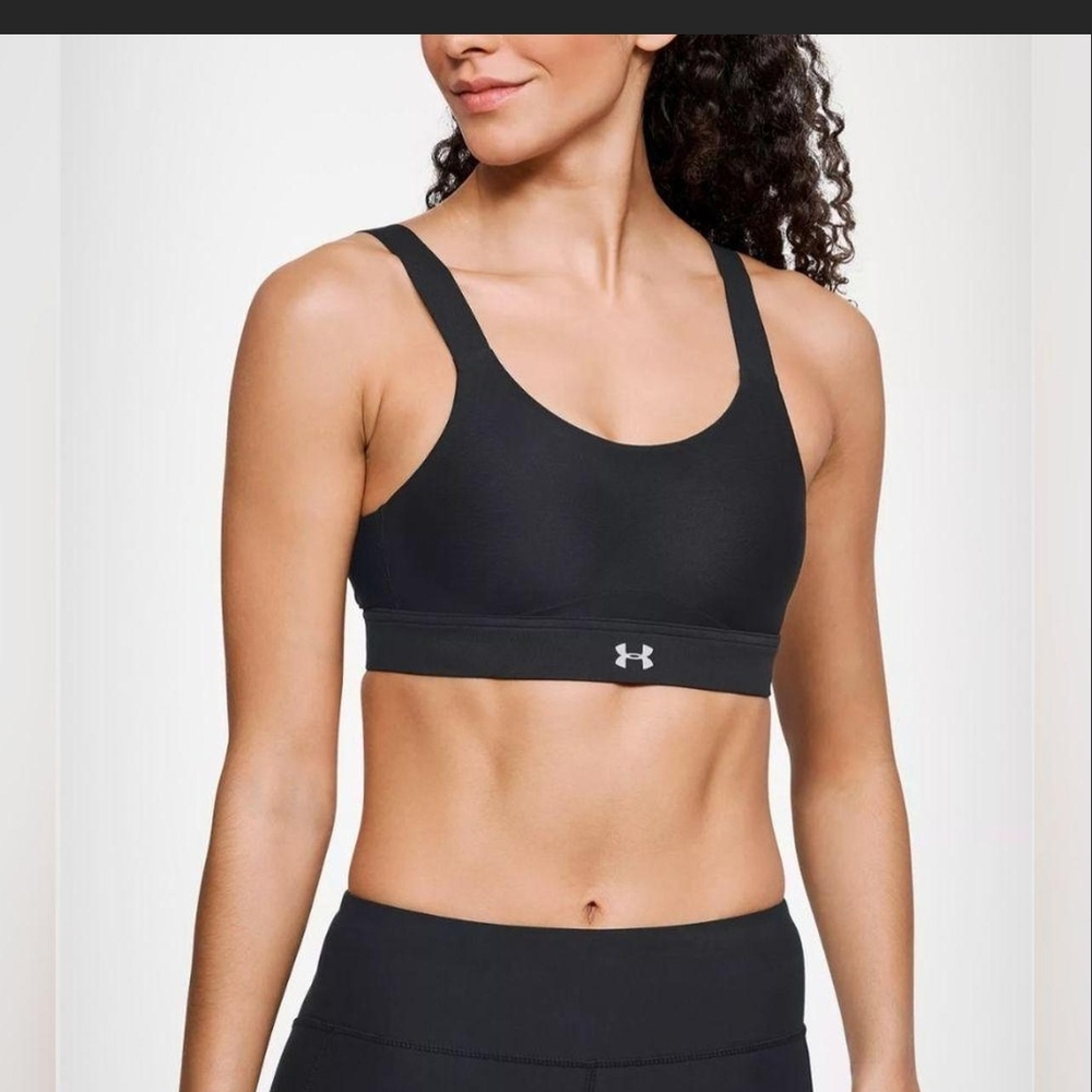 Under Armour Women's Sleek Black Sports Bra